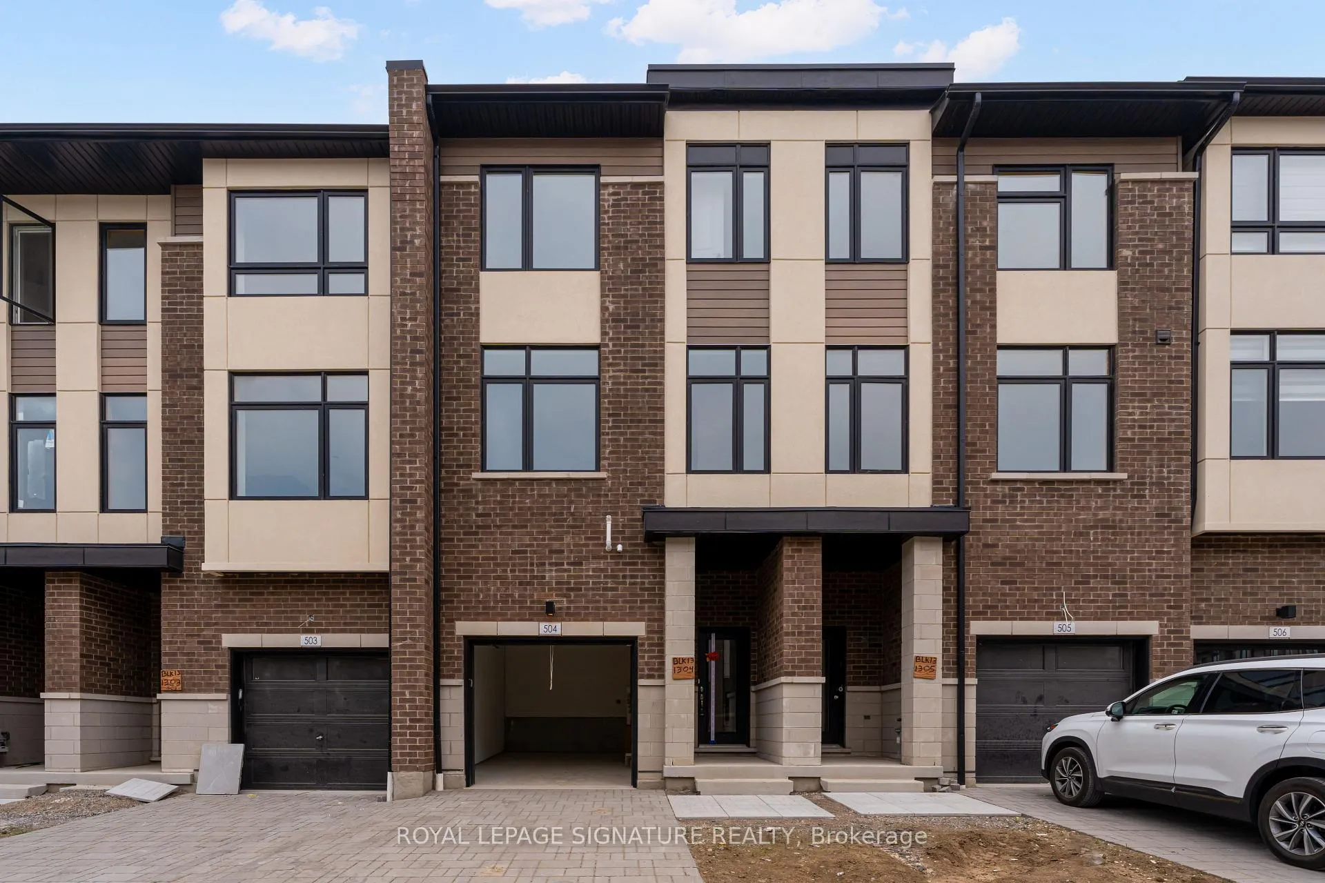 Photo 2 of Unit 504, 1695 Dersan Street, Pickering, Duffin Heights — HOMEH
