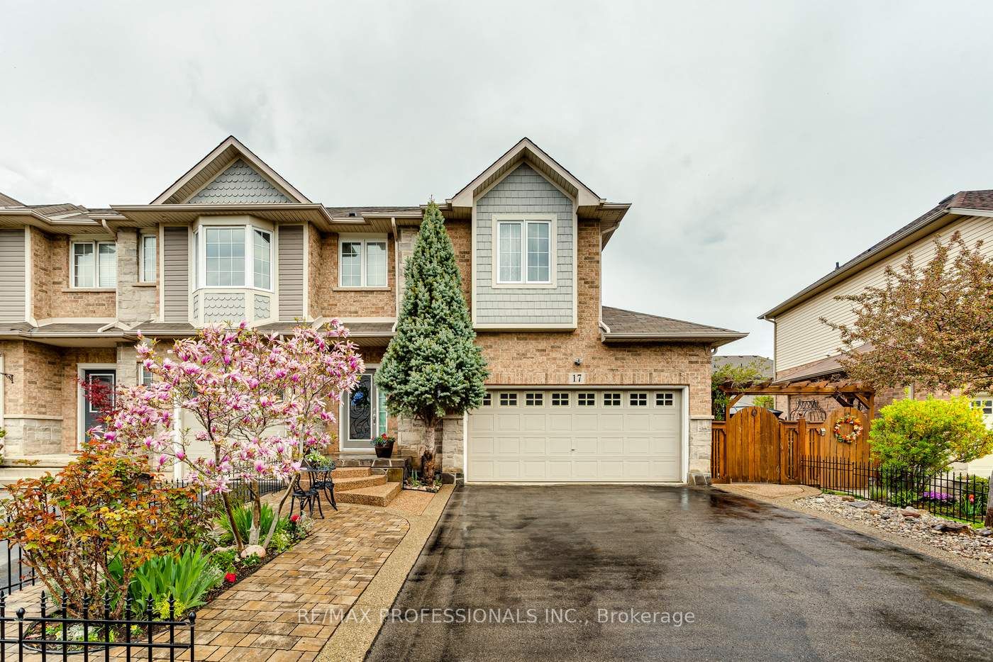 Front of 17 Palacebeach Trail