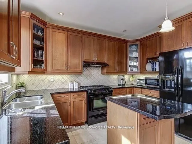 Photo 5 of 105 Marc Santi Boulevard, Vaughan, Patterson — HOMEH