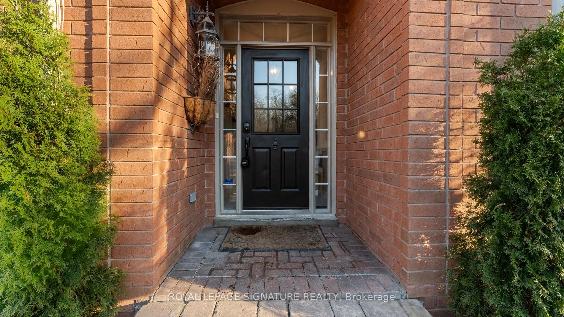Photo 2 of 1800 Autumn Crescent, Pickering, Amberlea — HOMEH