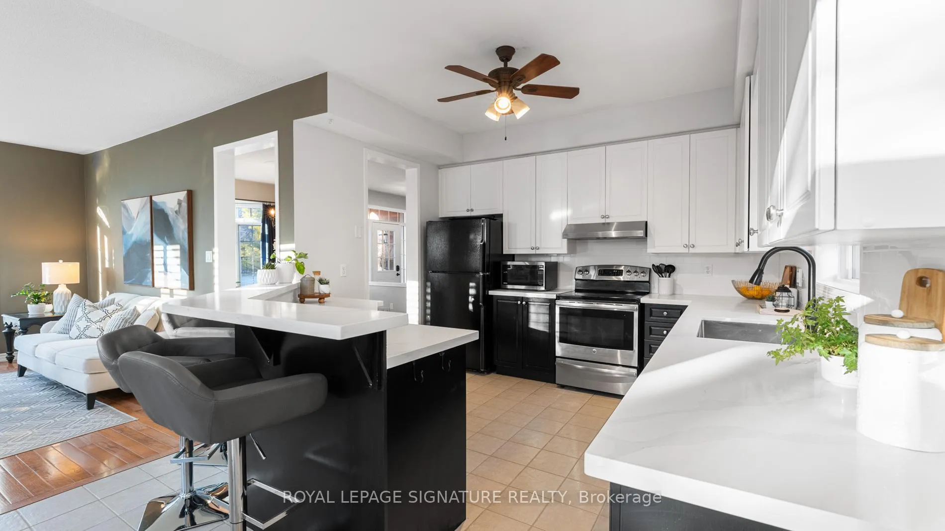 Photo 9 of 1800 Autumn Crescent, Pickering, Amberlea — HOMEH