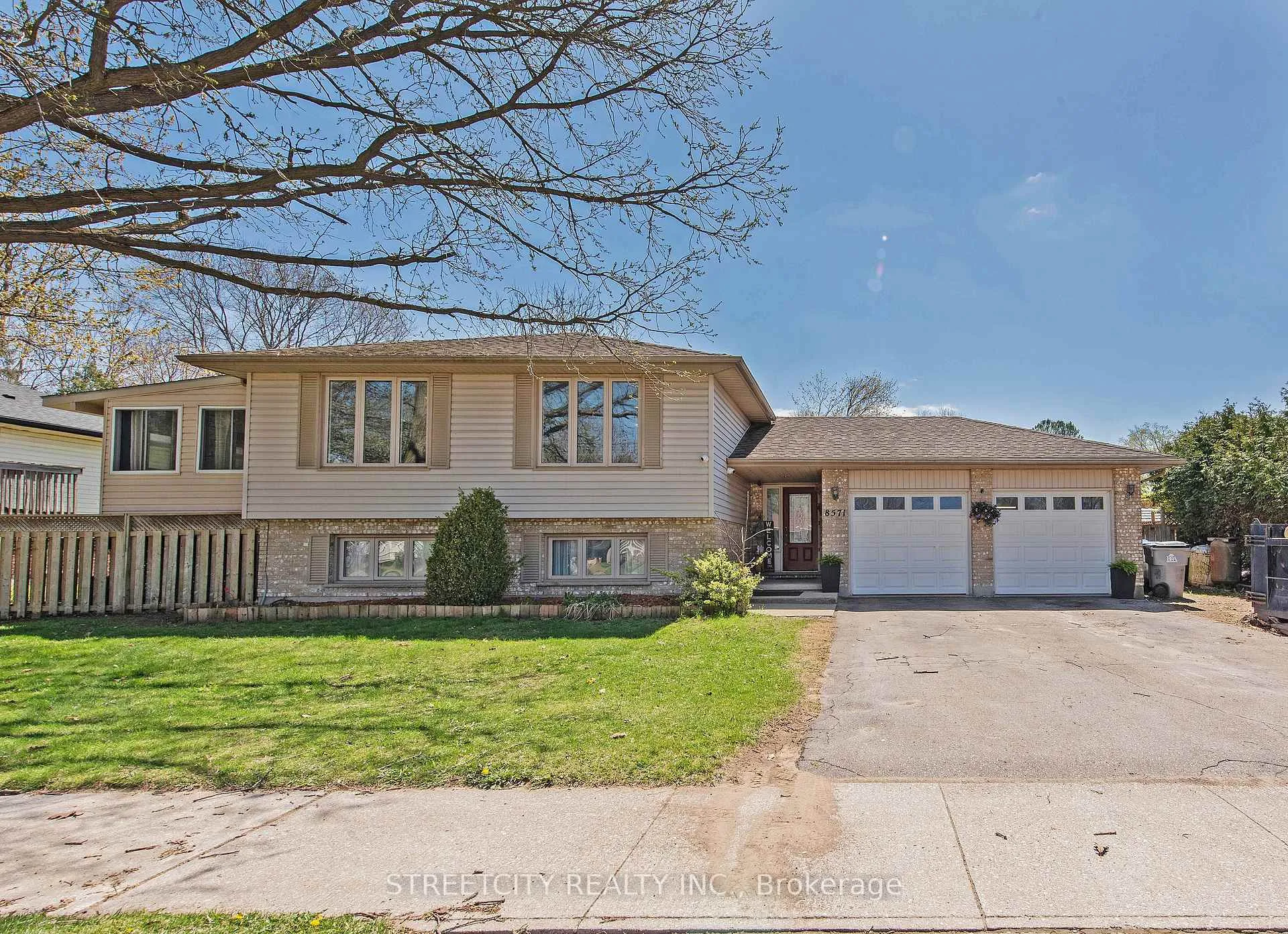 Photo 1 of 8571 Glendon Drive, Strathroy-Caradoc, Mount Brydges — HOMEH