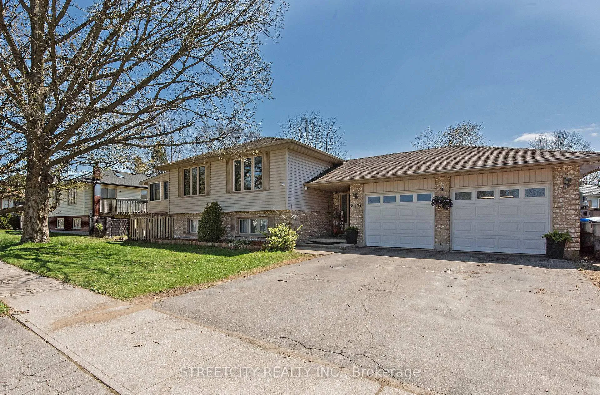 Photo 2 of 8571 Glendon Drive, Strathroy-Caradoc, Mount Brydges — HOMEH