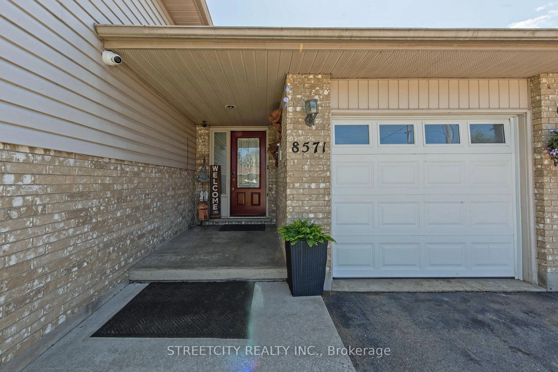 Photo 4 of 8571 Glendon Drive, Strathroy-Caradoc, Mount Brydges — HOMEH