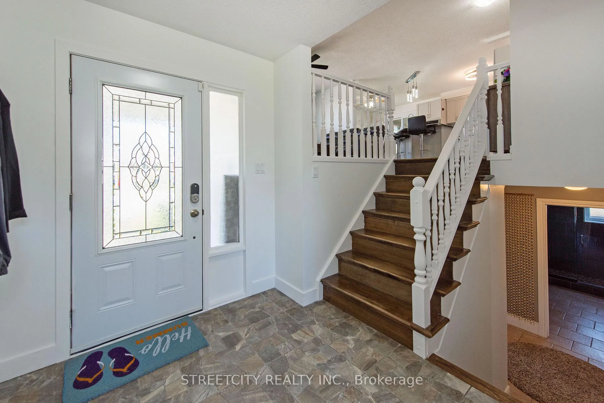 Photo 5 of 8571 Glendon Drive, Strathroy-Caradoc, Mount Brydges — HOMEH