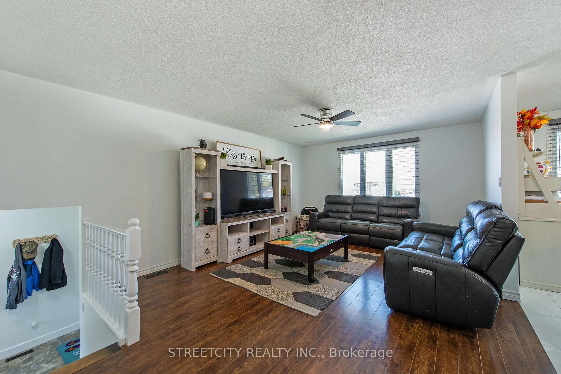 Photo 8 of 8571 Glendon Drive, Strathroy-Caradoc, Mount Brydges — HOMEH