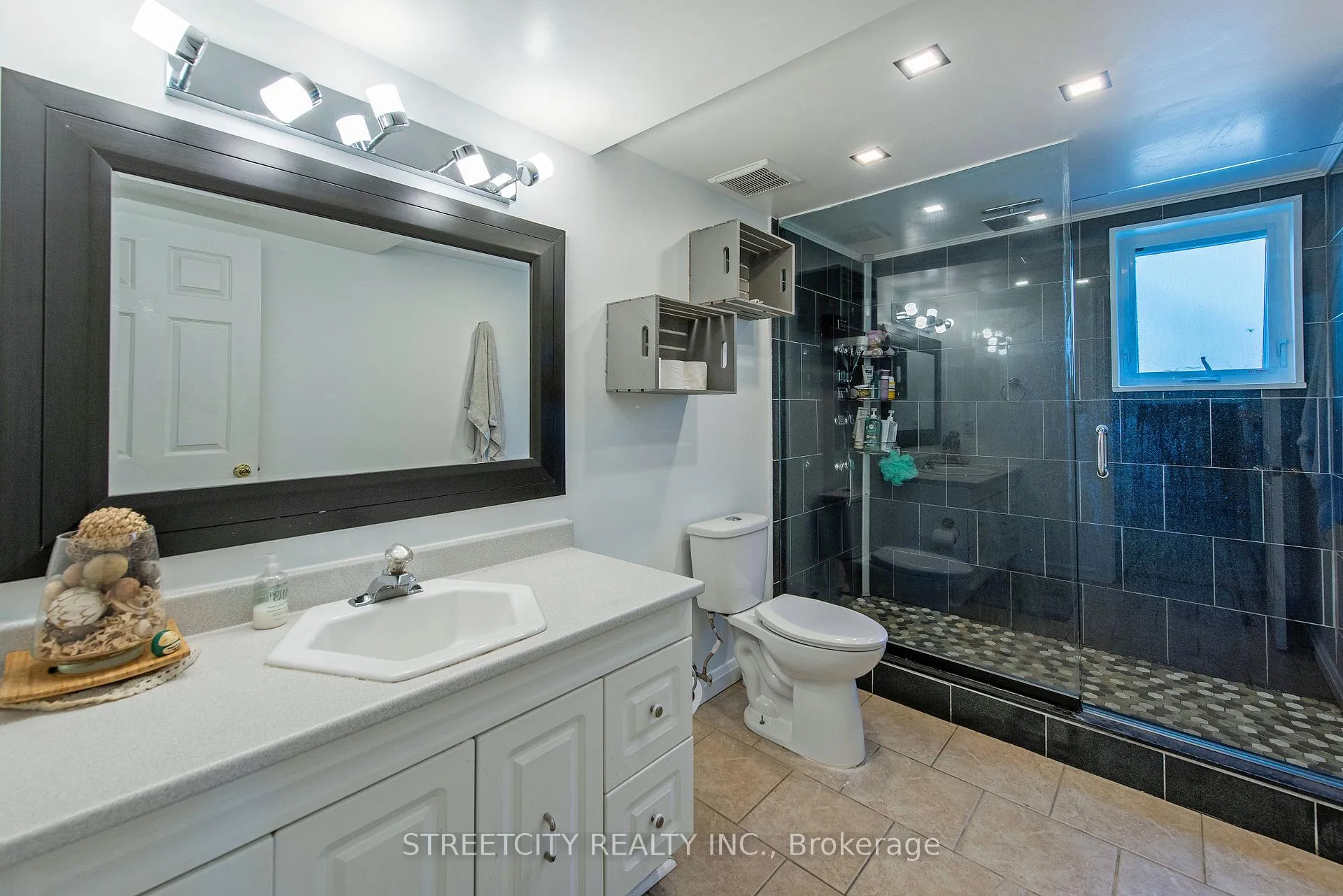 Photo 38 of 8571 Glendon Drive, Strathroy-Caradoc, Mount Brydges — HOMEH