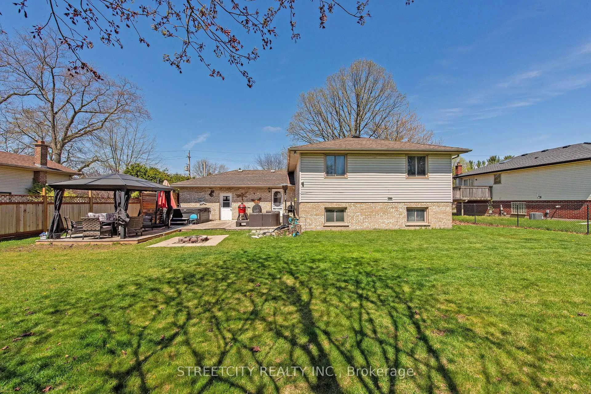 Photo 48 of 8571 Glendon Drive, Strathroy-Caradoc, Mount Brydges — HOMEH