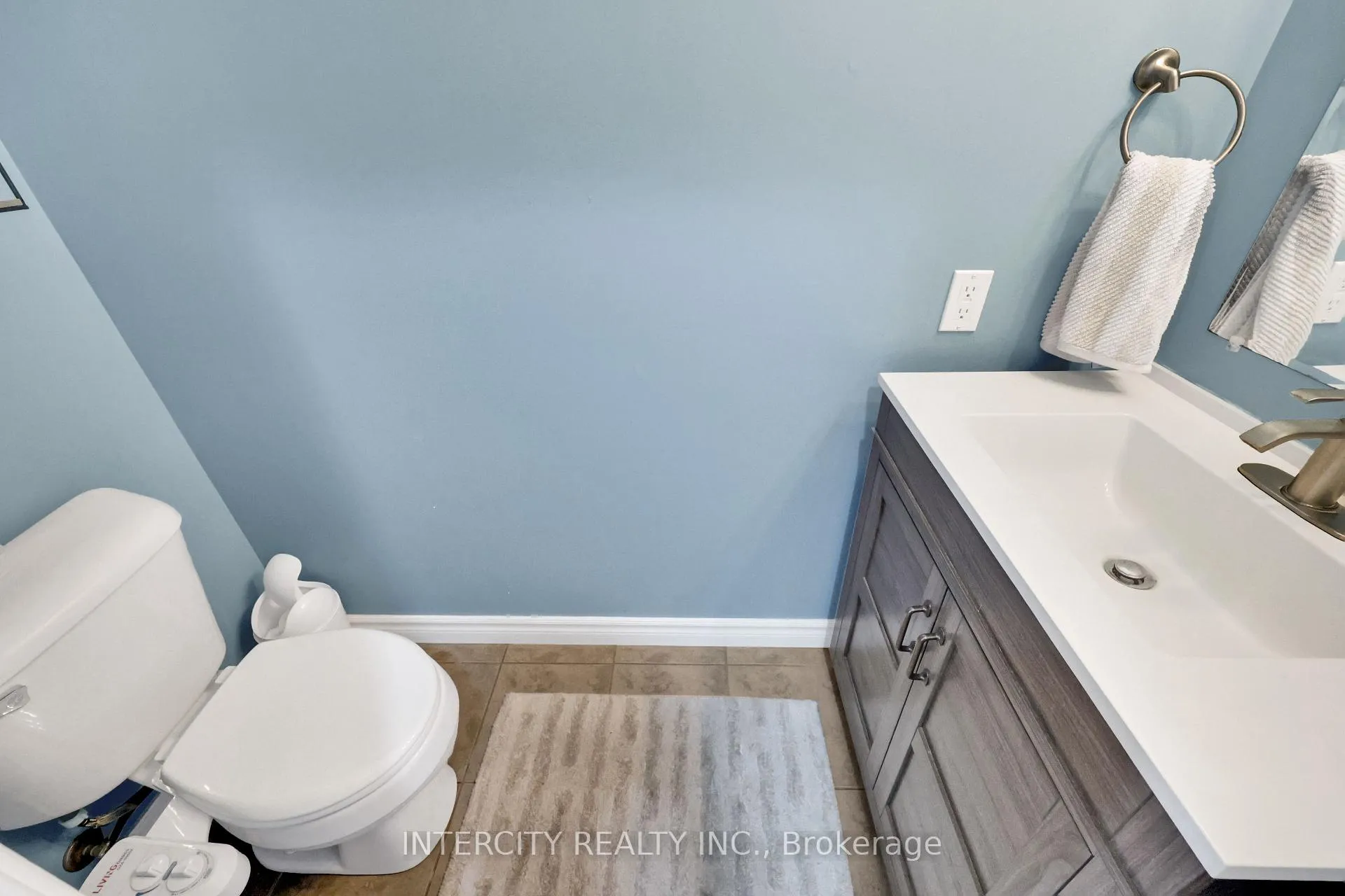 Photo 22 of 82 Molengraaf Way, Chatham-Kent — HOMEH