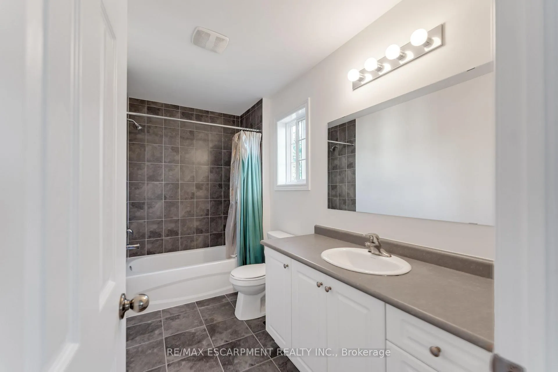 Photo 17 of 36 Connell Crescent, Hamilton, Gourley — HOMEH