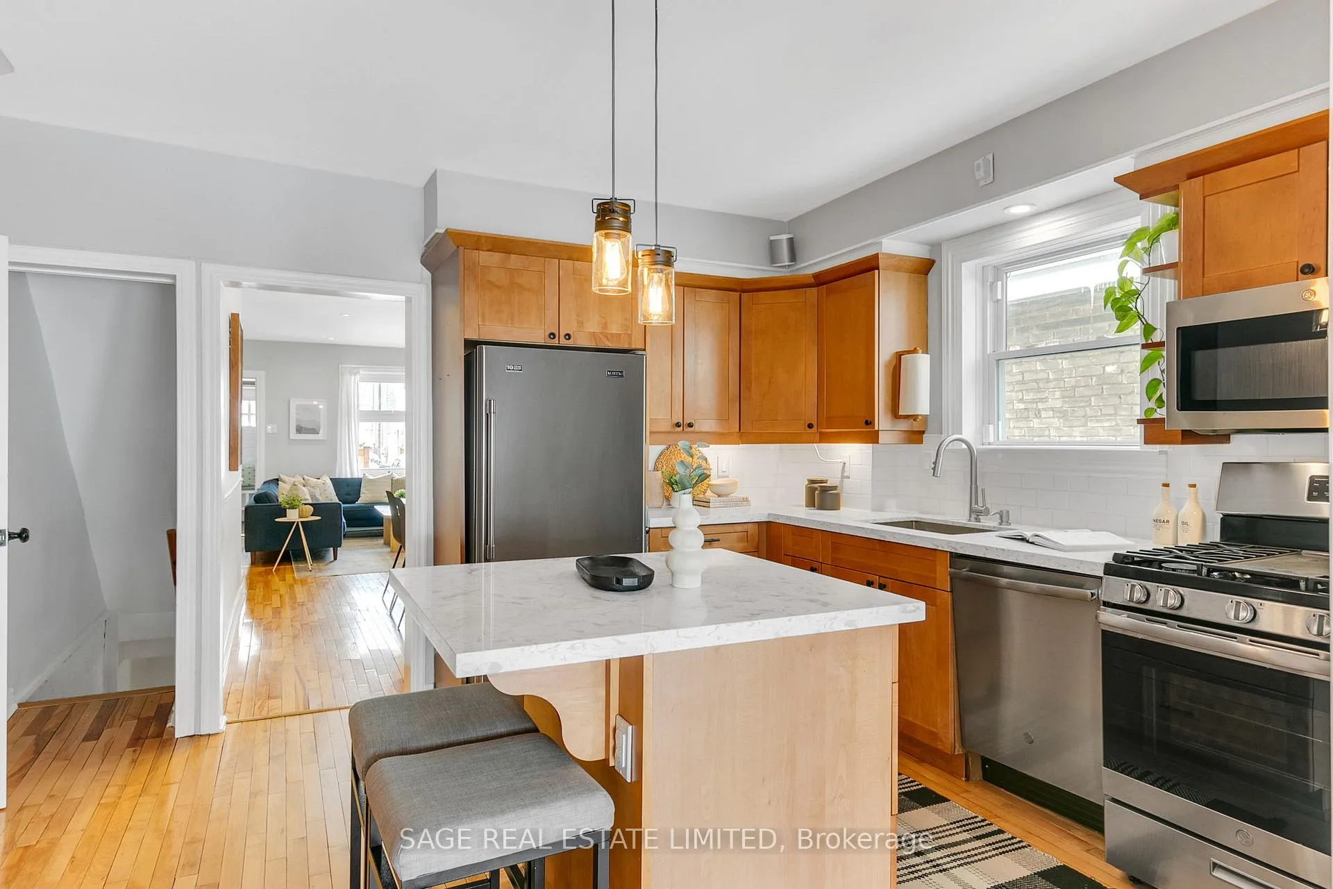 Photo 10 of 12 Stephenson Avenue, Toronto, East End-Danforth — HOMEH