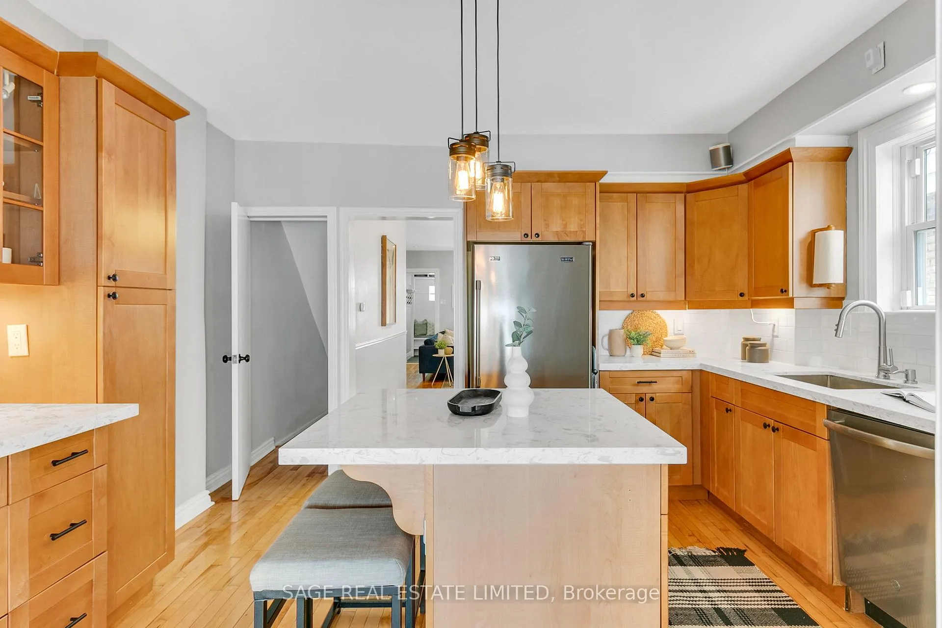 Photo 11 of 12 Stephenson Avenue, Toronto, East End-Danforth — HOMEH