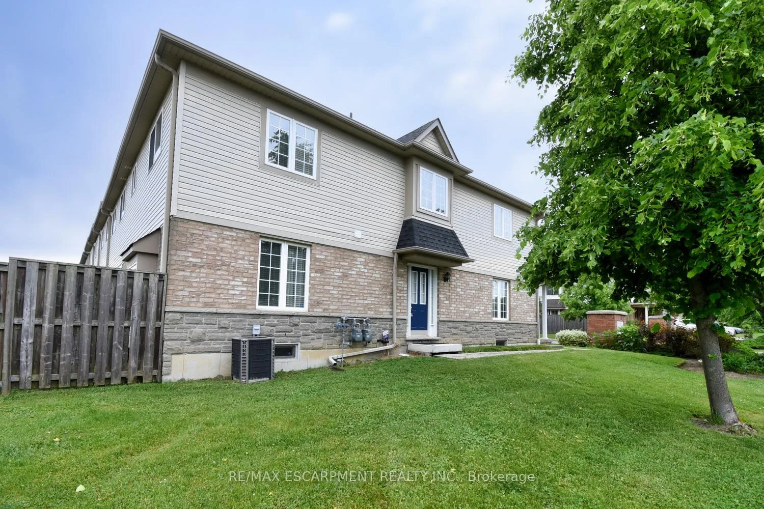 Photo 3 of Unit 49, 7 Southside Place, Hamilton, Mountview — HOMEH