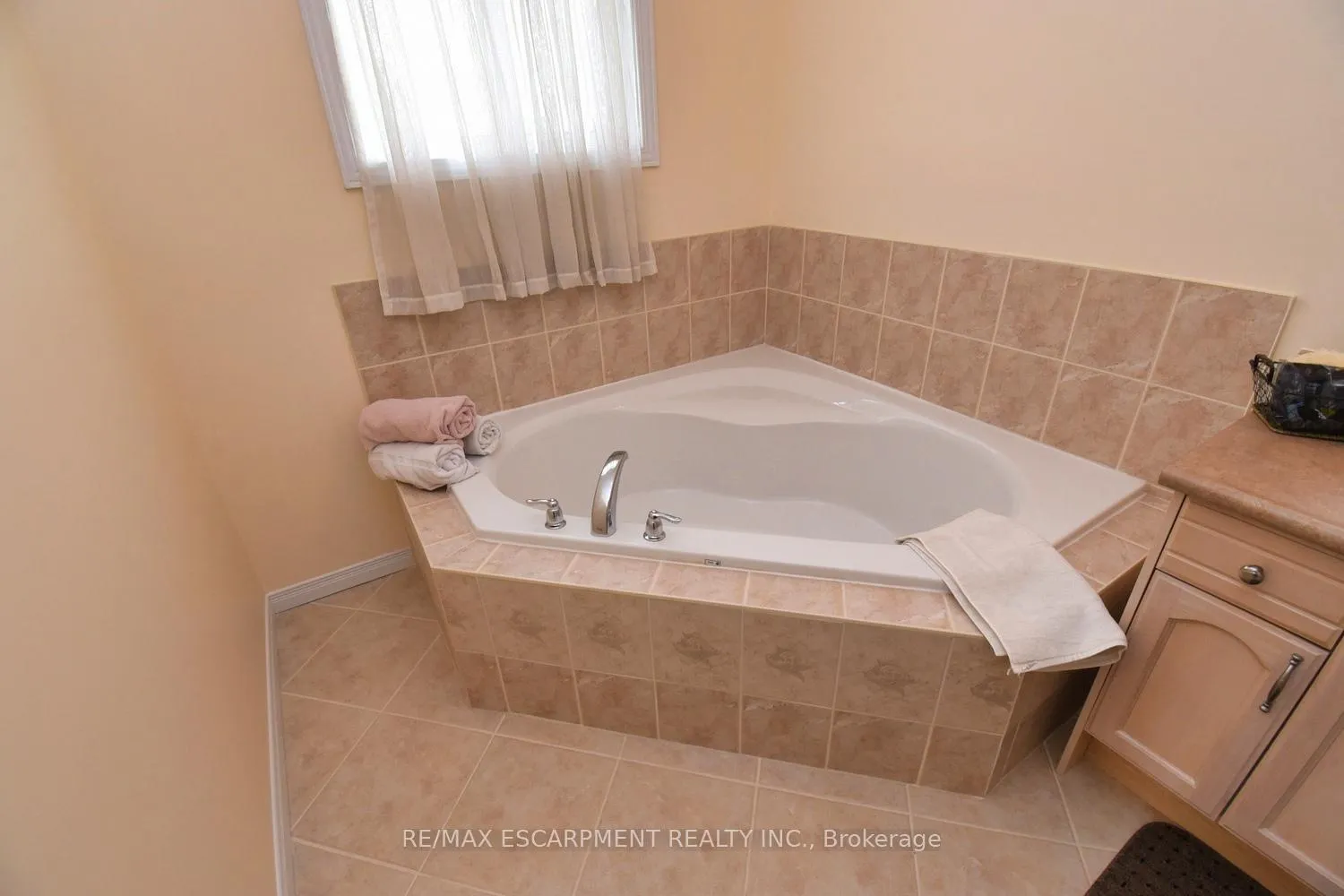 Photo 26 of Unit 49, 7 Southside Place, Hamilton, Mountview — HOMEH