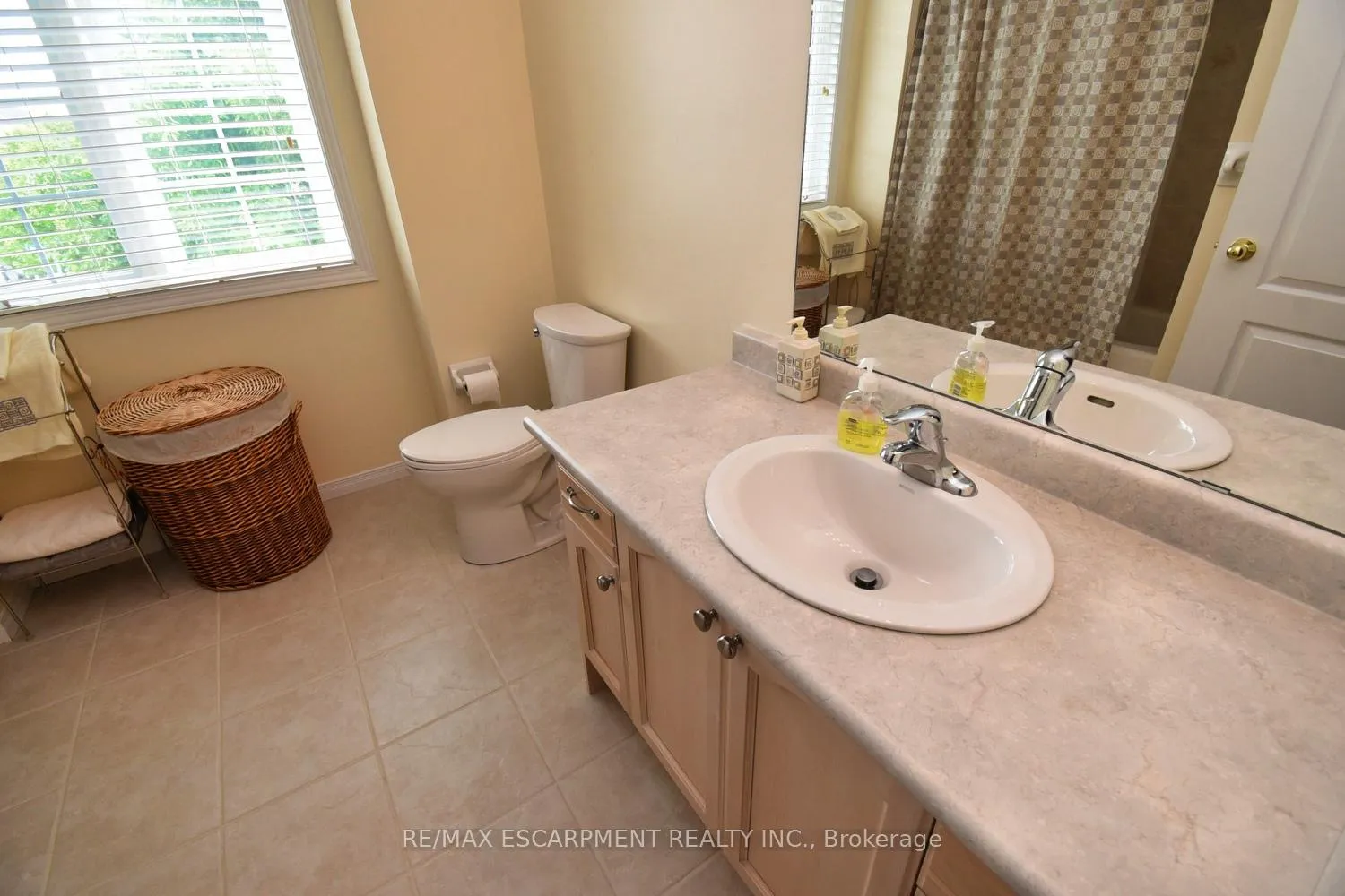 Photo 32 of Unit 49, 7 Southside Place, Hamilton, Mountview — HOMEH