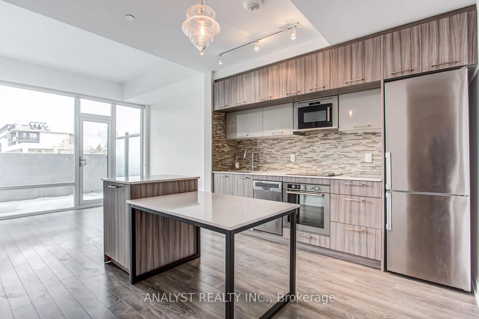 Photo 3 of Unit 315, 4800 Highway 7 Road, Vaughan, East Woodbridge — HOMEH
