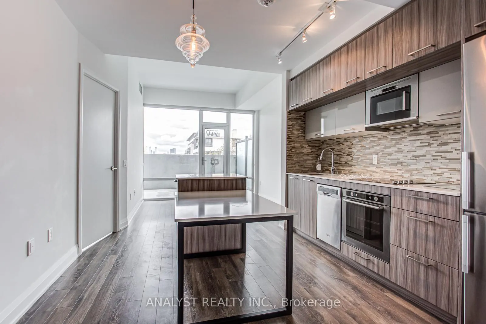 Photo 4 of Unit 315, 4800 Highway 7 Road, Vaughan, East Woodbridge — HOMEH