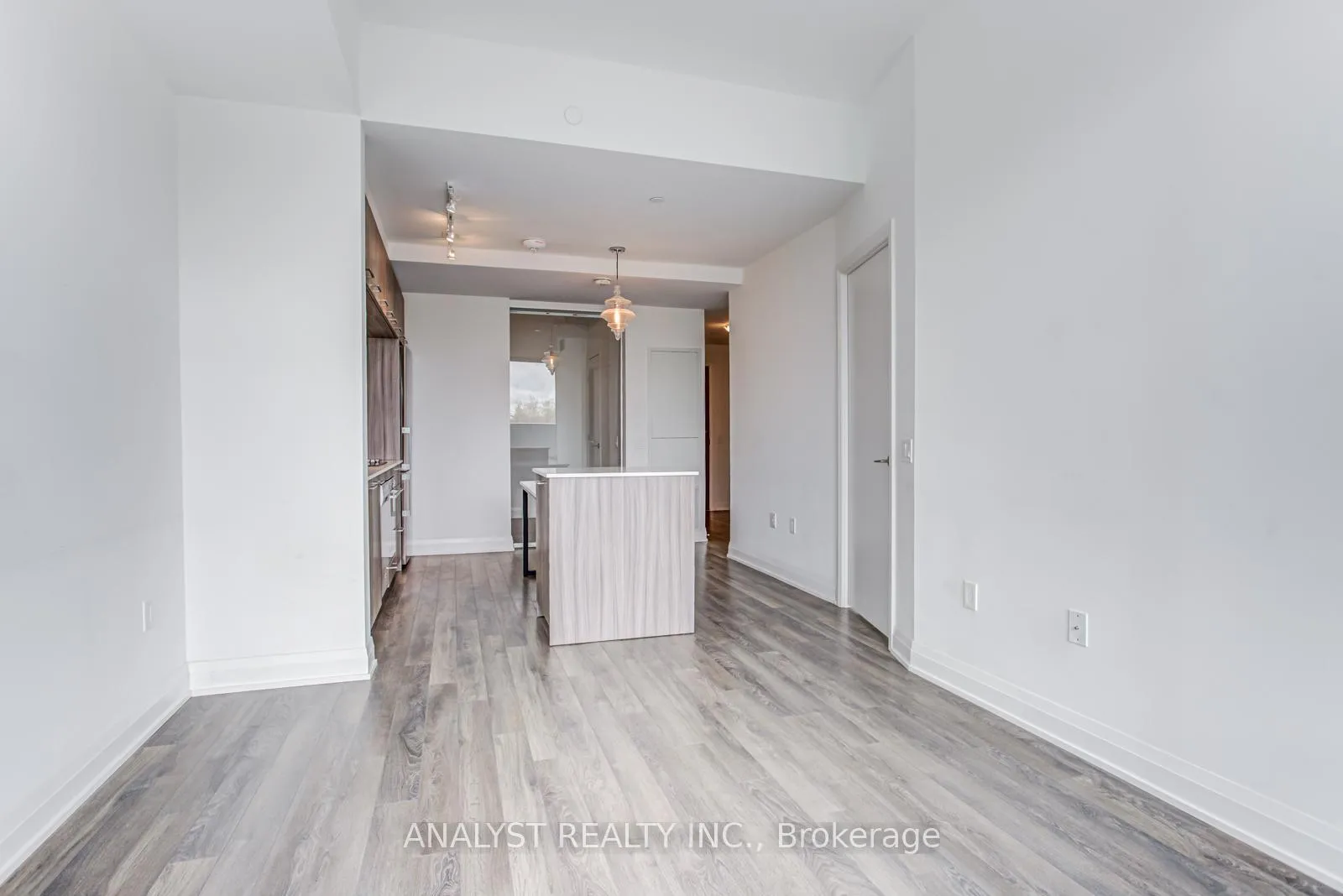 Photo 5 of Unit 315, 4800 Highway 7 Road, Vaughan, East Woodbridge — HOMEH