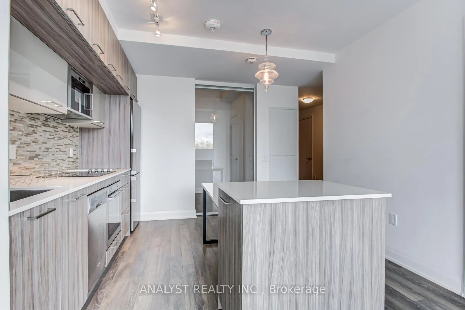 Photo 8 of Unit 315, 4800 Highway 7 Road, Vaughan, East Woodbridge — HOMEH