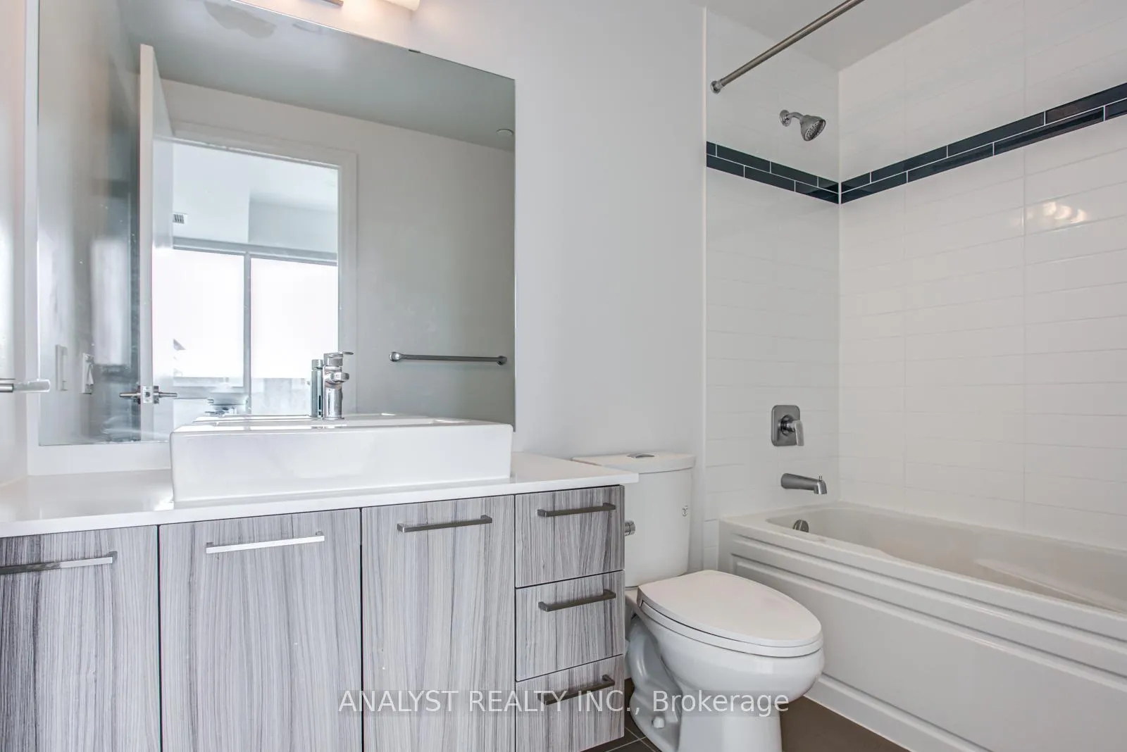 Photo 15 of Unit 315, 4800 Highway 7 Road, Vaughan, East Woodbridge — HOMEH