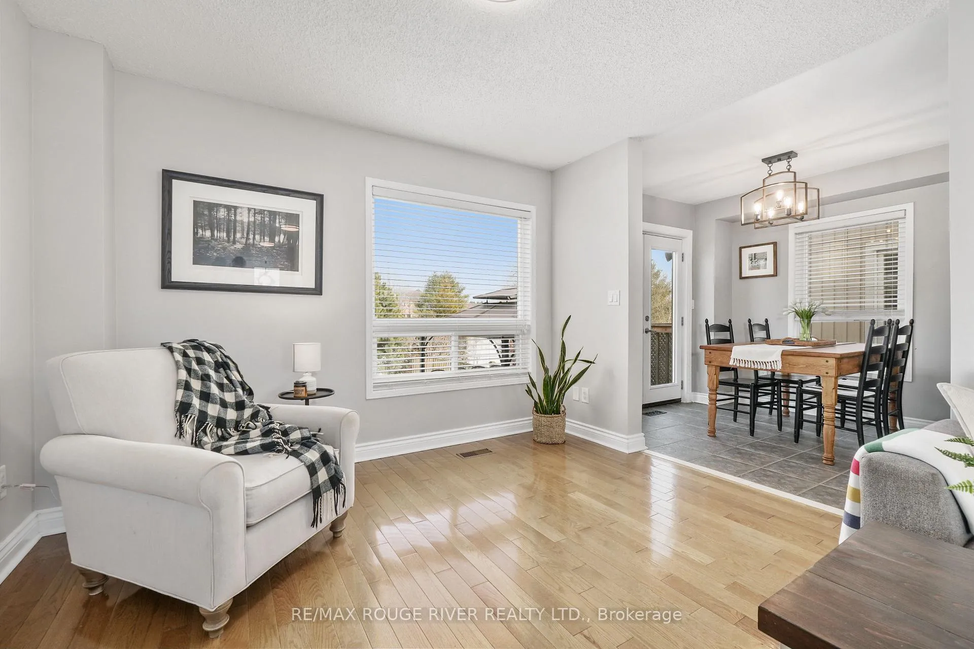 Photo 7 of 15 Bridges Drive, Clarington, Newcastle — HOMEH