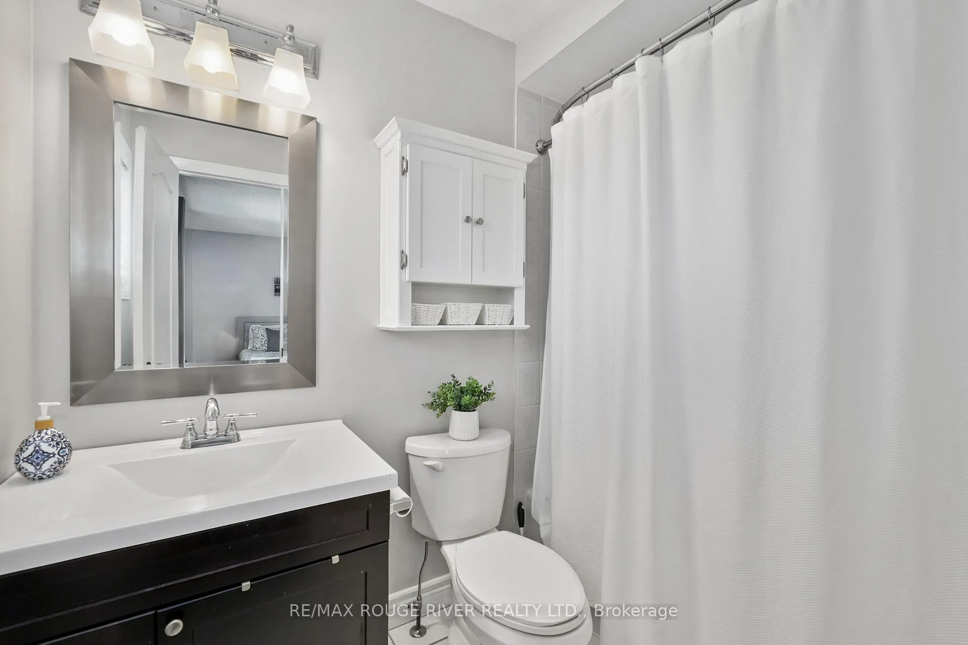 Photo 27 of 15 Bridges Drive, Clarington, Newcastle — HOMEH