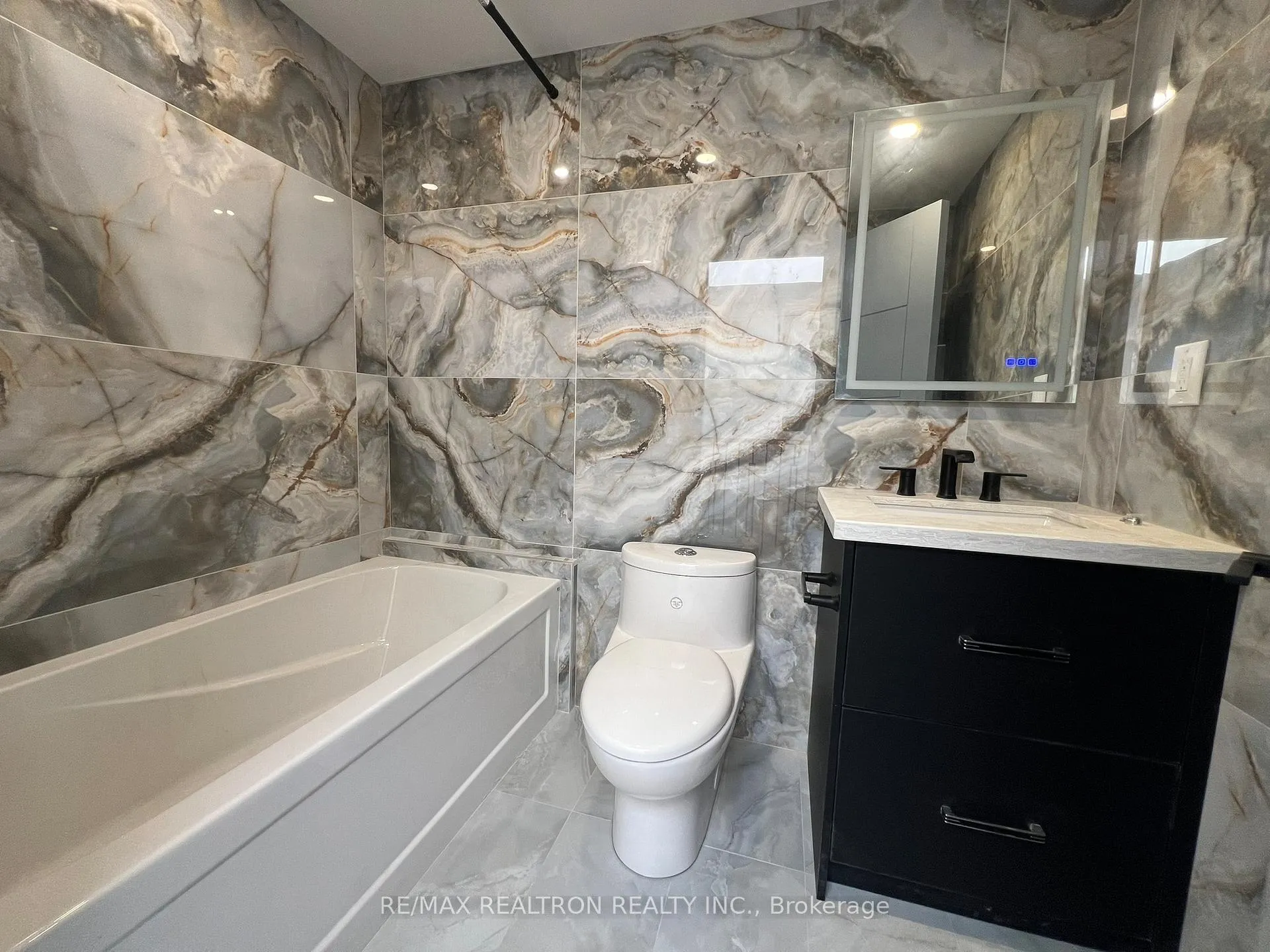 Photo 17 of Unit GARDEN SUITE UPPER, 347 Main Street, Toronto, East End-Danforth — HOMEH