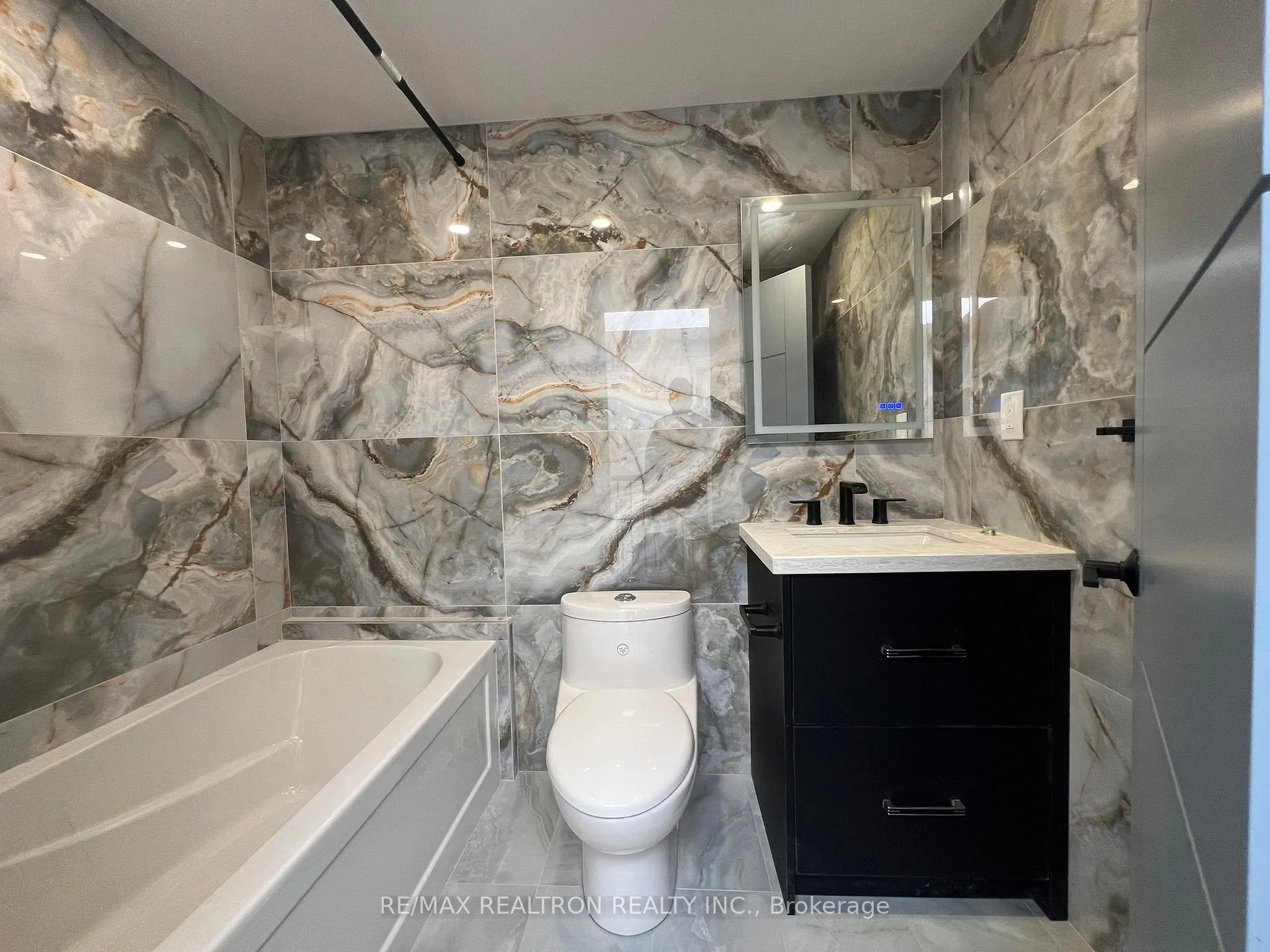 Photo 18 of Unit GARDEN SUITE UPPER, 347 Main Street, Toronto, East End-Danforth — HOMEH