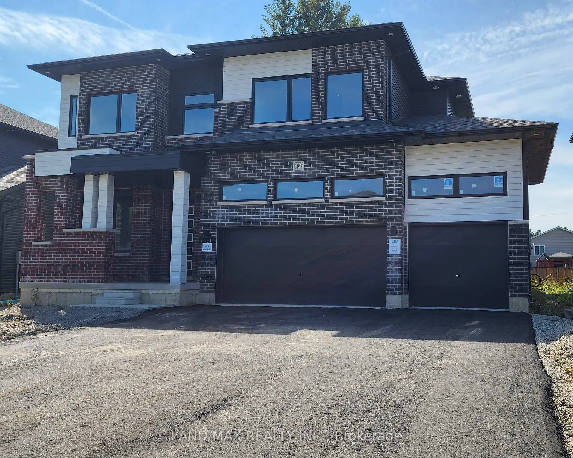 Front of 3187 Searidge Street