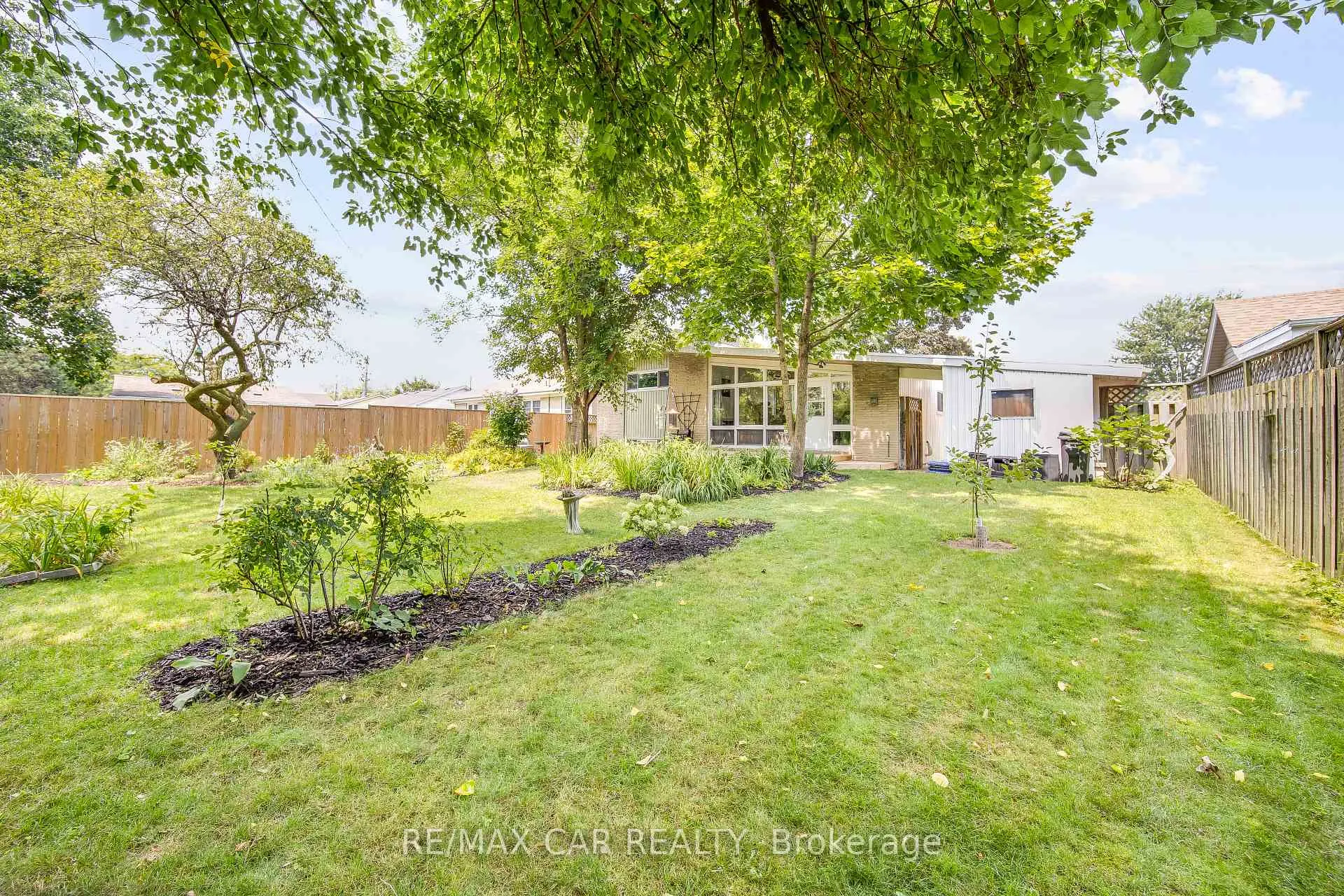 Photo 2 of 32 Melrose Avenue, Leamington — HOMEH