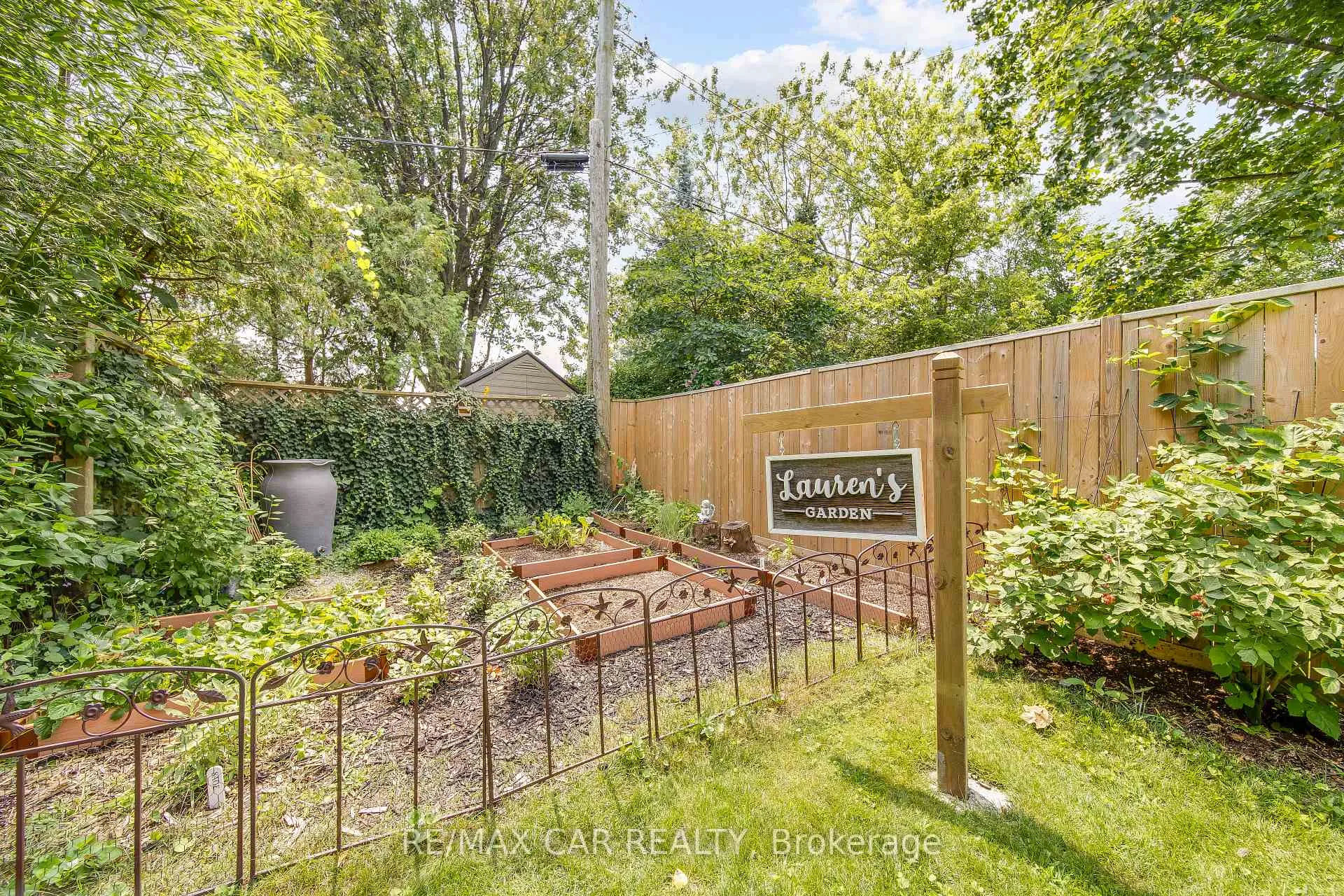 Photo 3 of 32 Melrose Avenue, Leamington — HOMEH