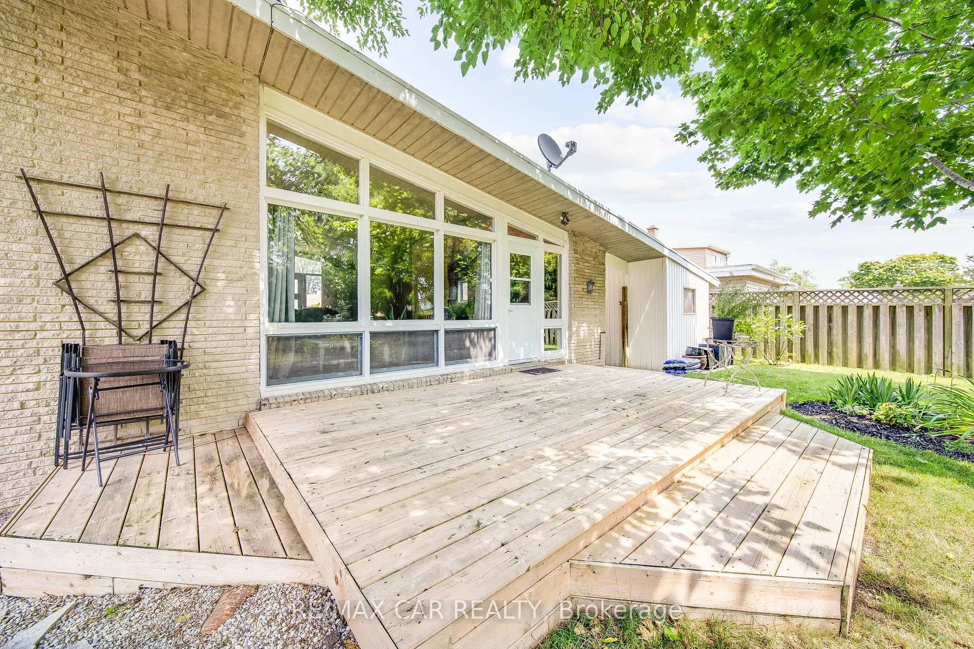Photo 4 of 32 Melrose Avenue, Leamington — HOMEH