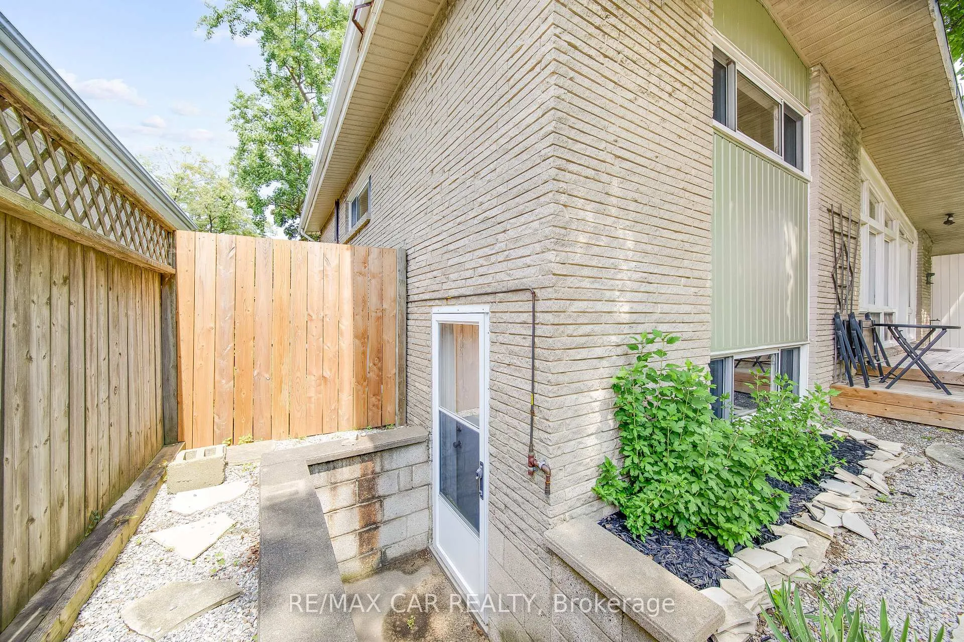 Photo 5 of 32 Melrose Avenue, Leamington — HOMEH