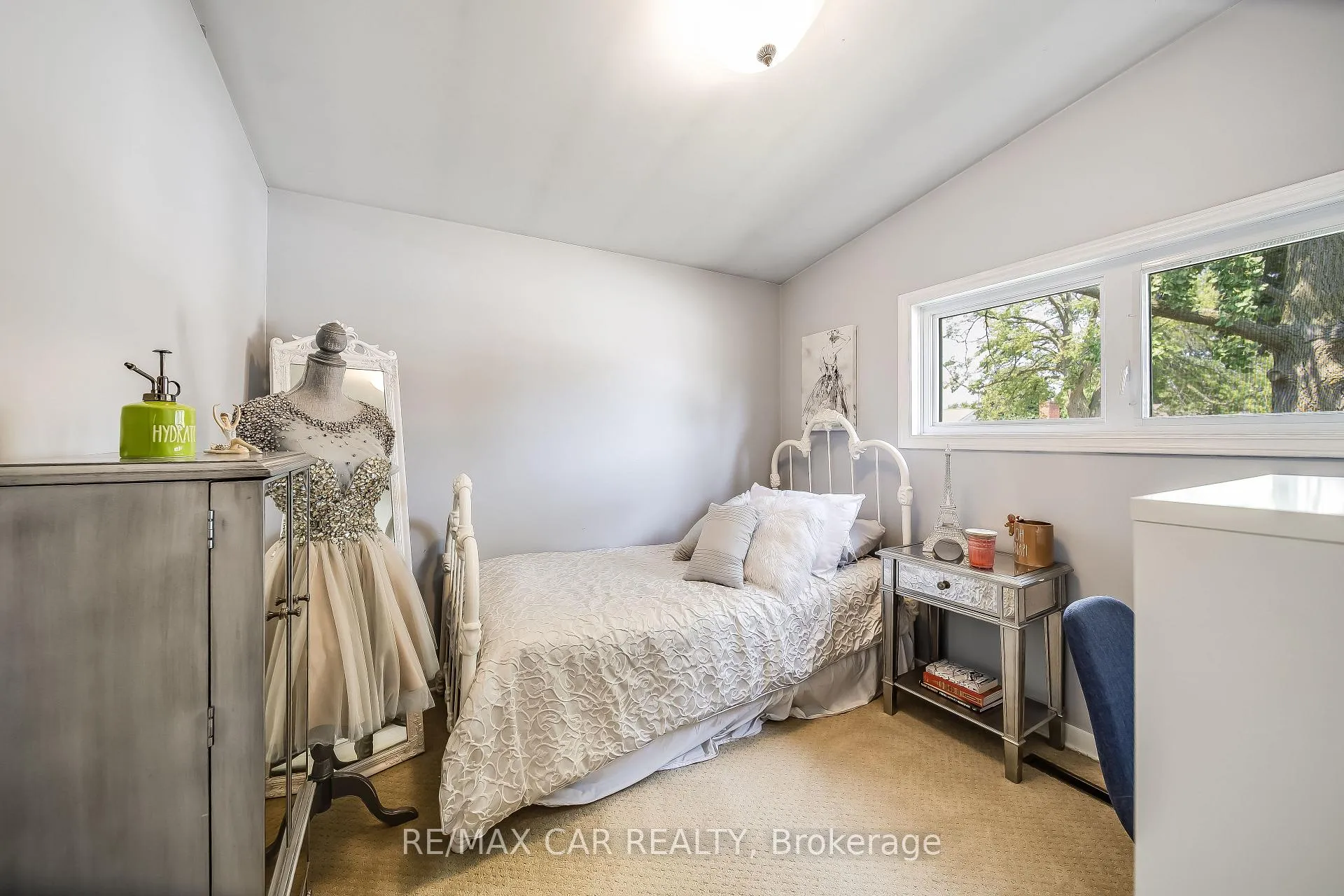 Photo 12 of 32 Melrose Avenue, Leamington — HOMEH