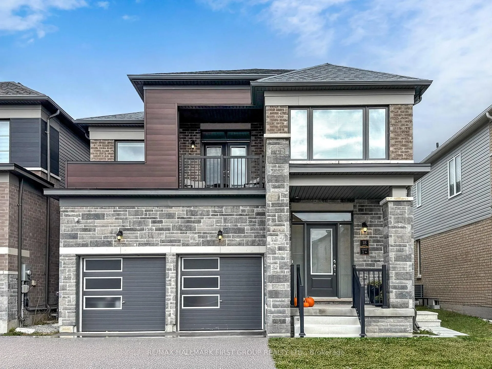 Photo 1 of 18 Ludlow Drive, Barrie, Rural Barrie Southeast — HOMEH