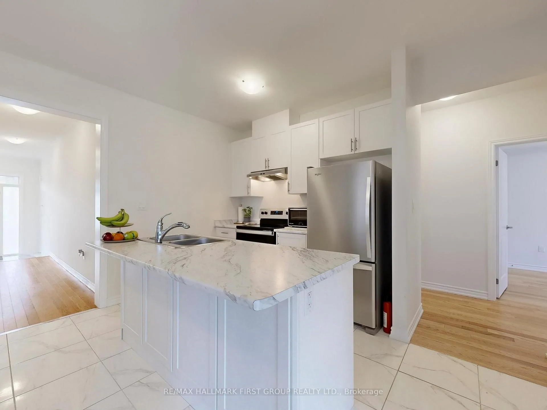 Photo 7 of 18 Ludlow Drive, Barrie, Rural Barrie Southeast — HOMEH