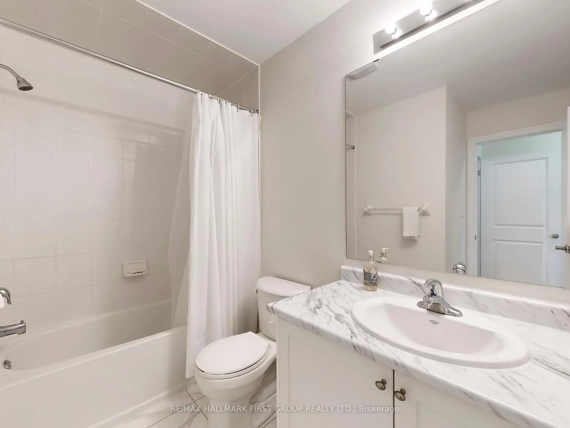 Photo 14 of 18 Ludlow Drive, Barrie, Rural Barrie Southeast — HOMEH