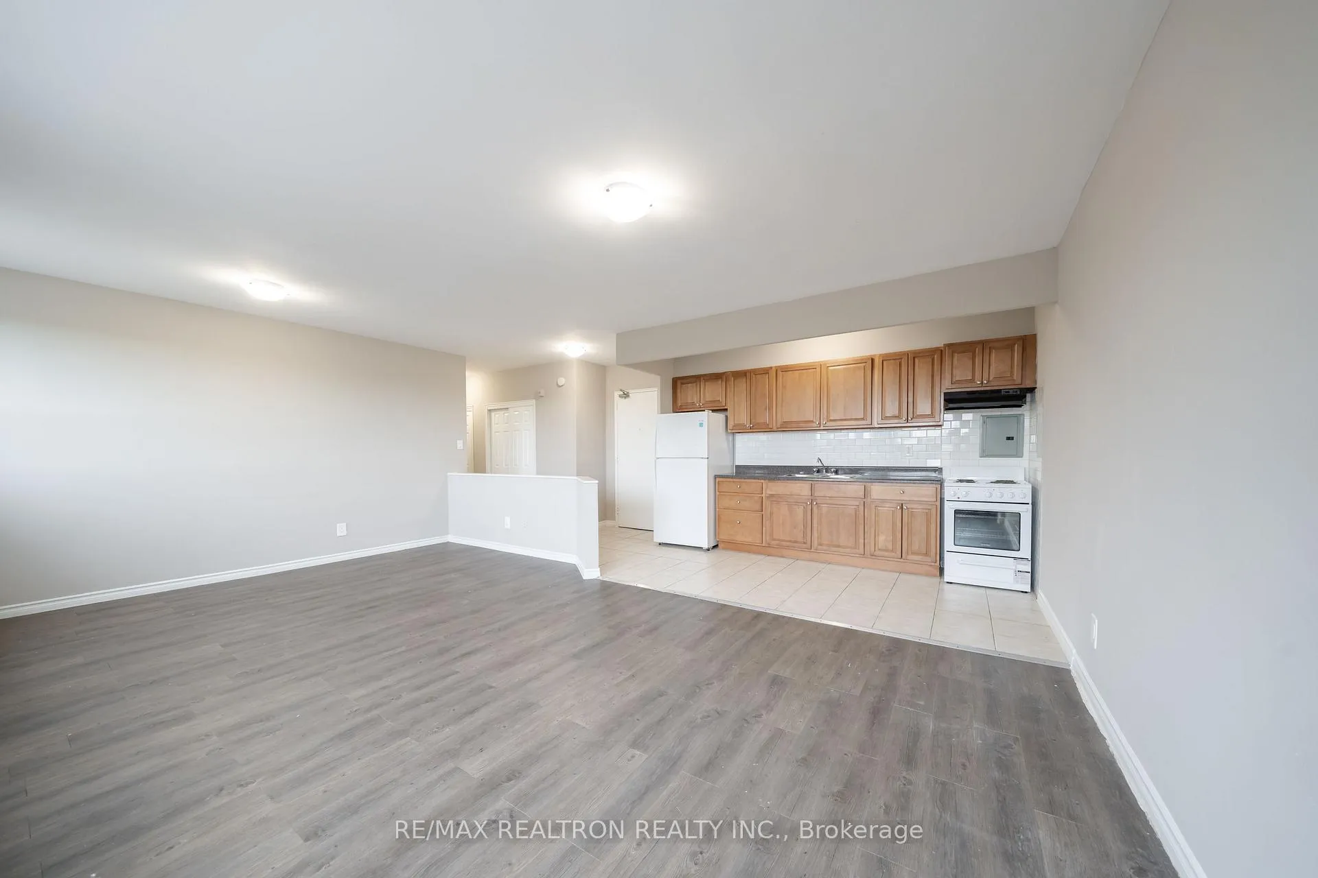 Photo 1 of Unit 335C, 468 Ottawa Street, Hamilton, Corktown — HOMEH