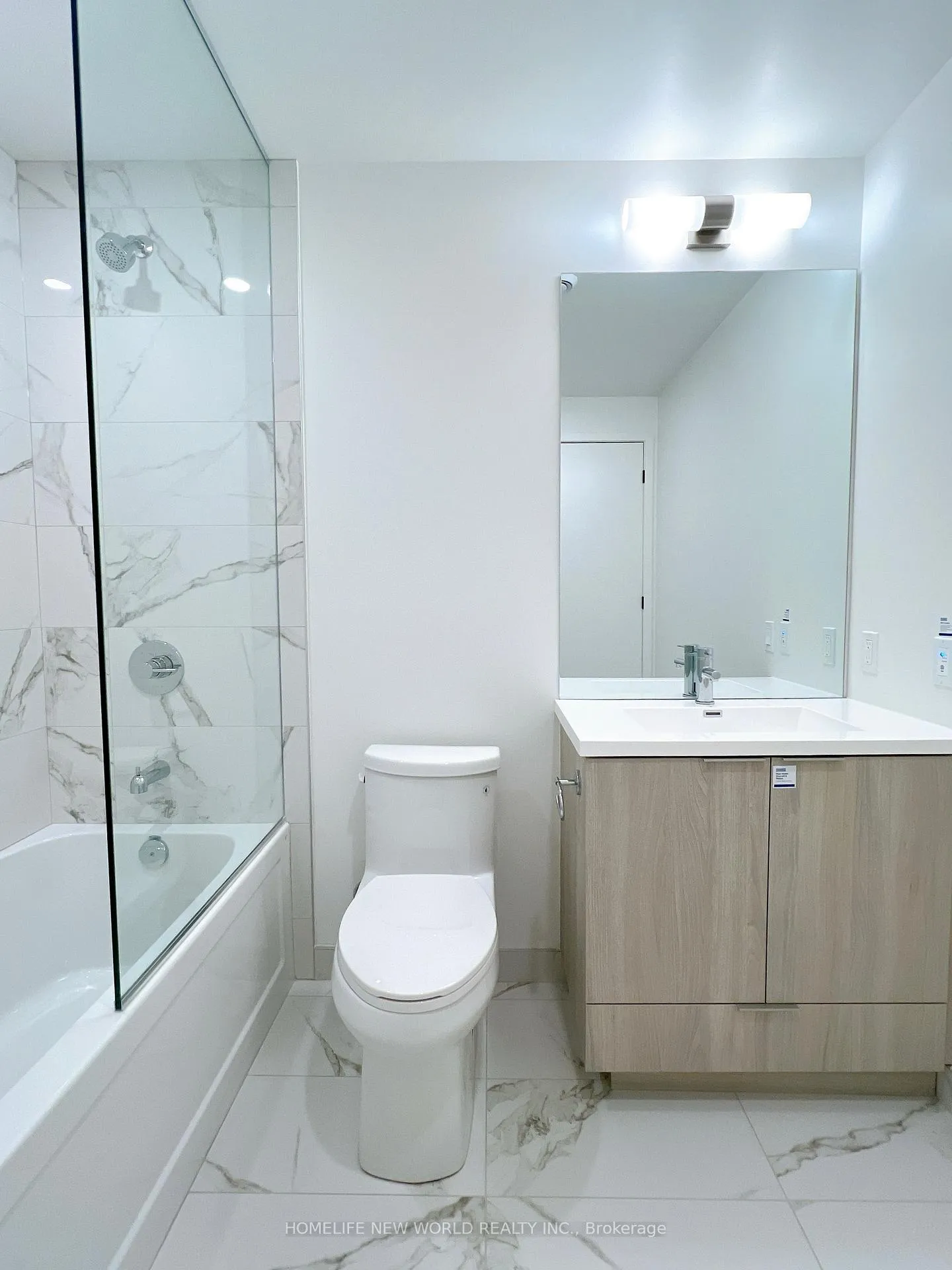 Photo 9 of Unit 1112, 8 Interchange Way, Vaughan, Vaughan Corporate Centre — HOMEH