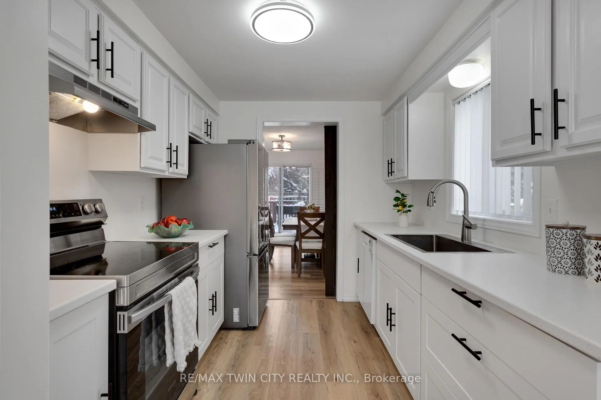 Photo 8 of 225 Thornbird Place, Waterloo — HOMEH