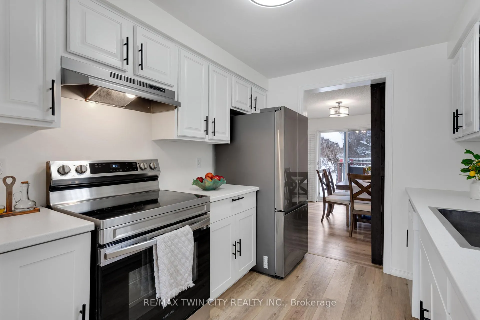 Photo 10 of 225 Thornbird Place, Waterloo — HOMEH