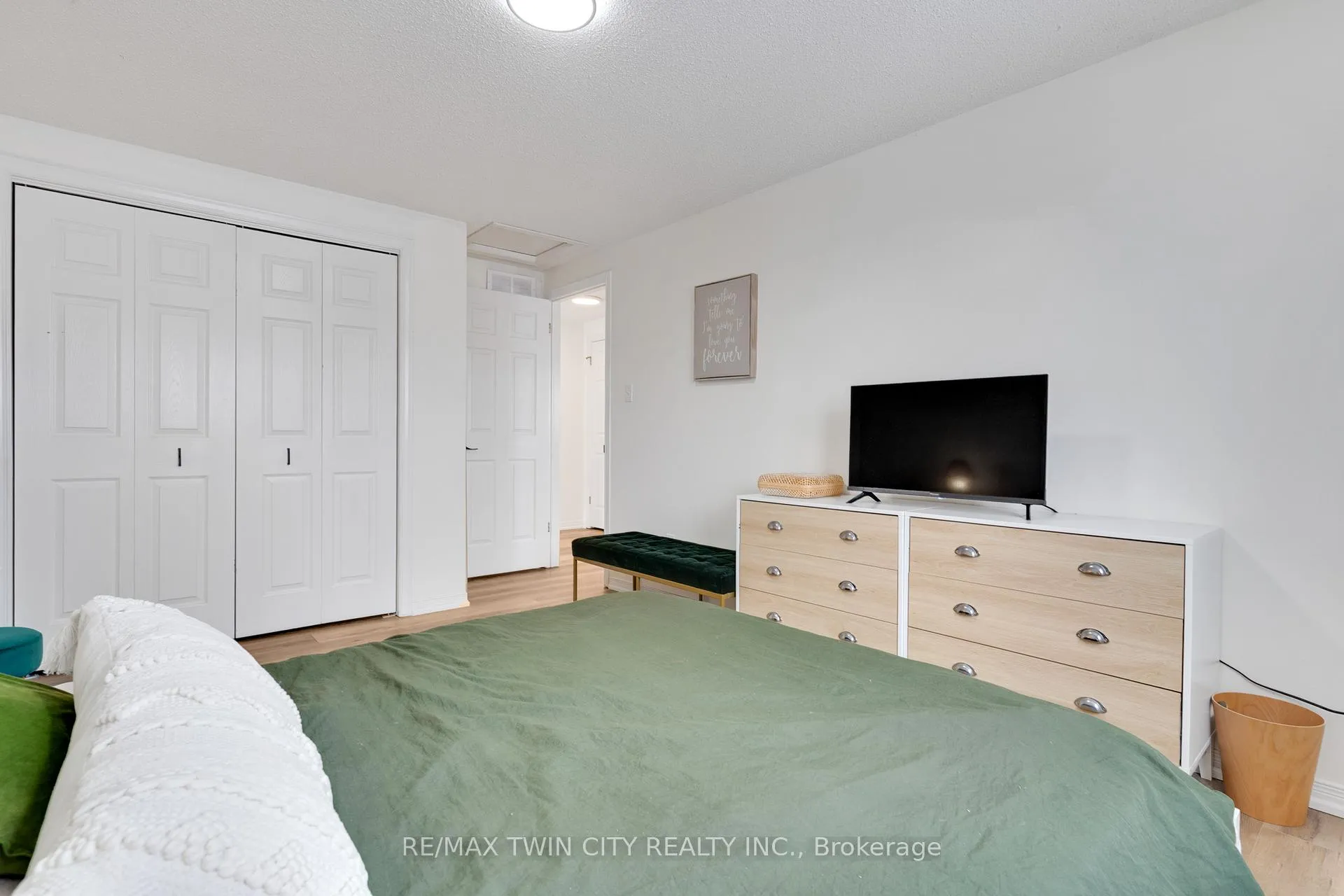 Photo 25 of 225 Thornbird Place, Waterloo — HOMEH