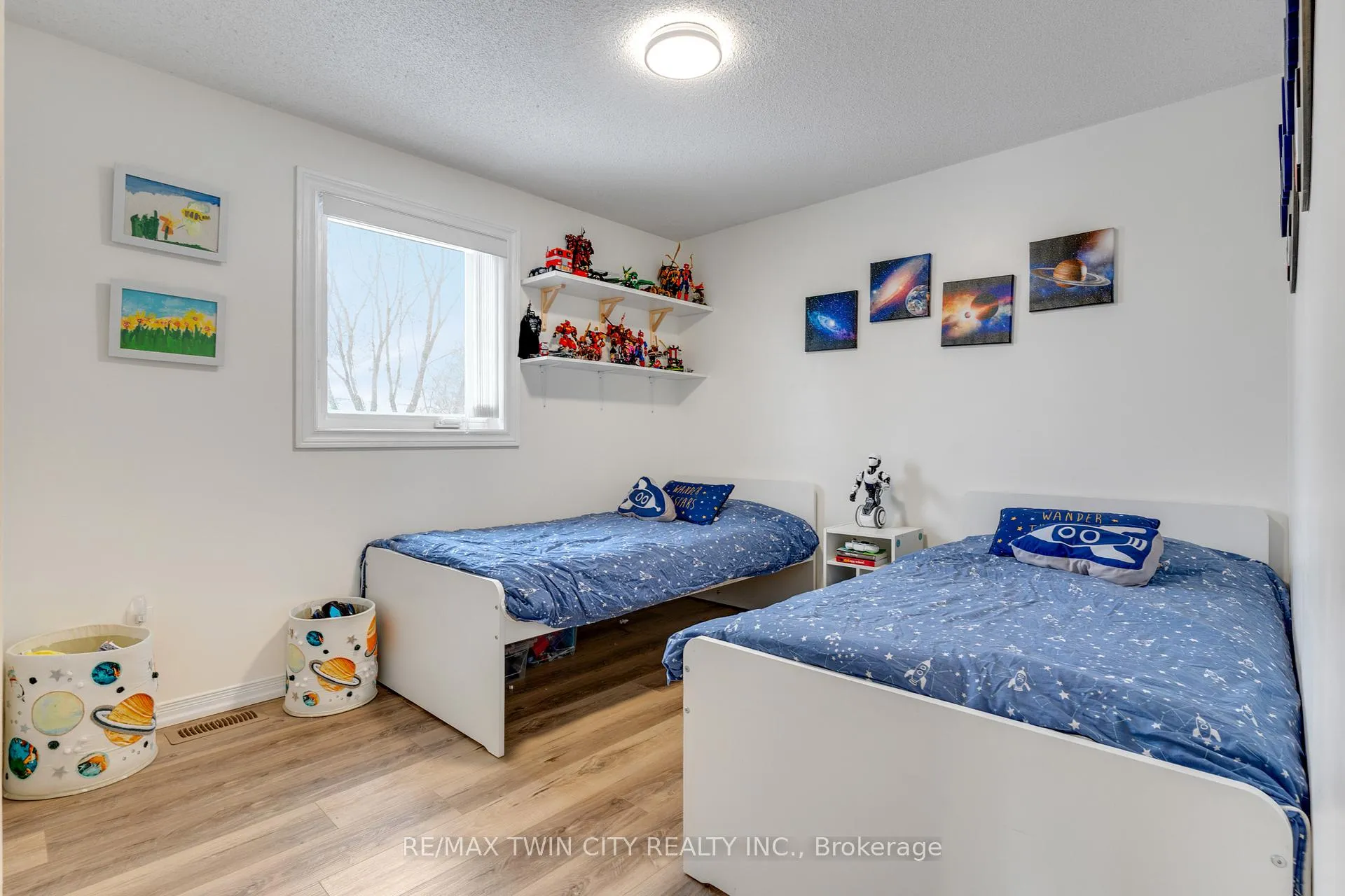 Photo 29 of 225 Thornbird Place, Waterloo — HOMEH