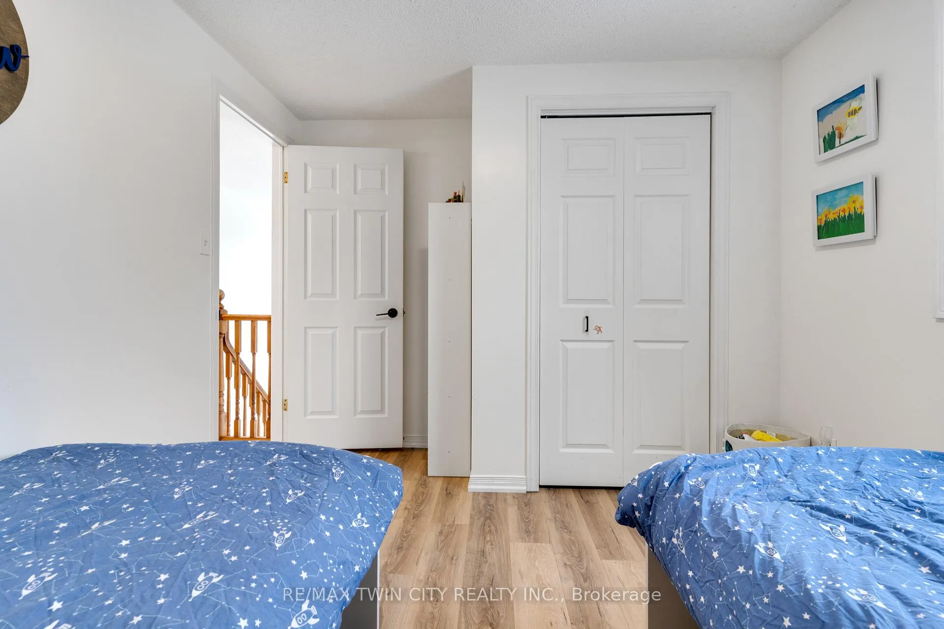 Photo 30 of 225 Thornbird Place, Waterloo — HOMEH