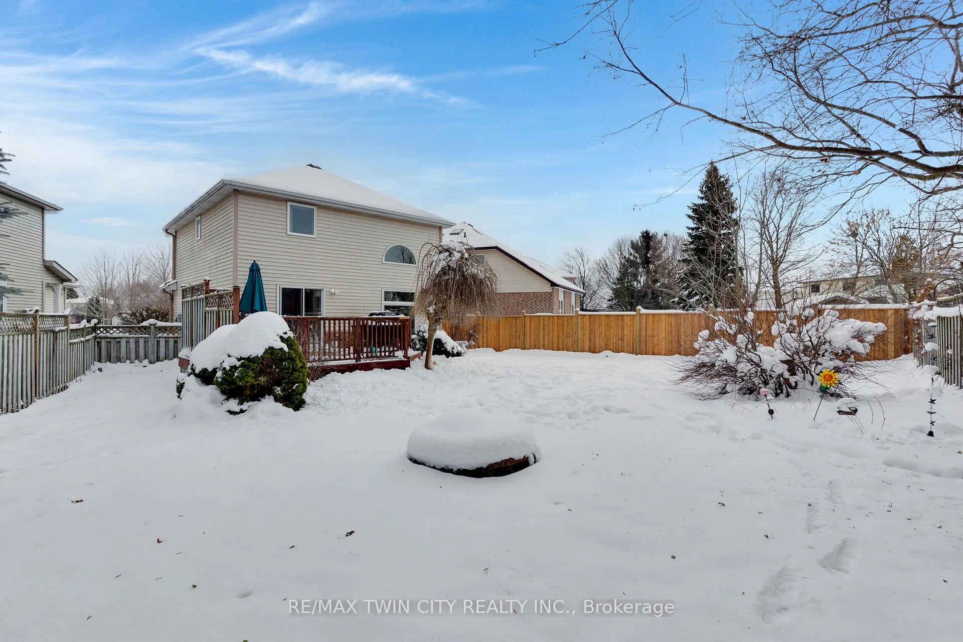 Photo 44 of 225 Thornbird Place, Waterloo — HOMEH