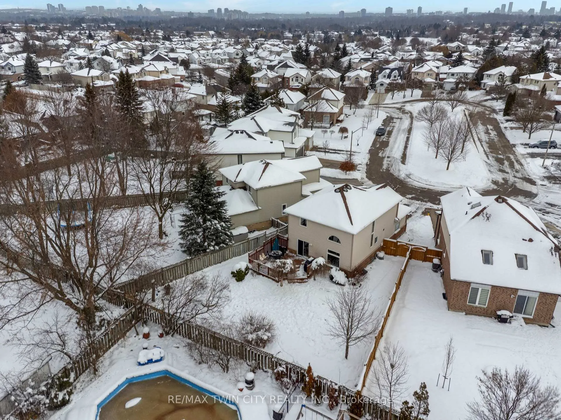 Photo 45 of 225 Thornbird Place, Waterloo — HOMEH