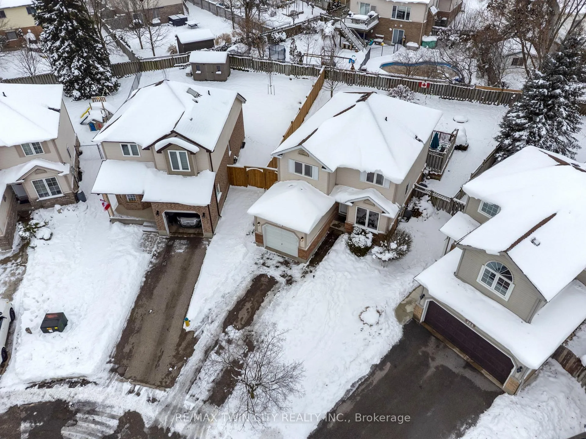 Photo 48 of 225 Thornbird Place, Waterloo — HOMEH