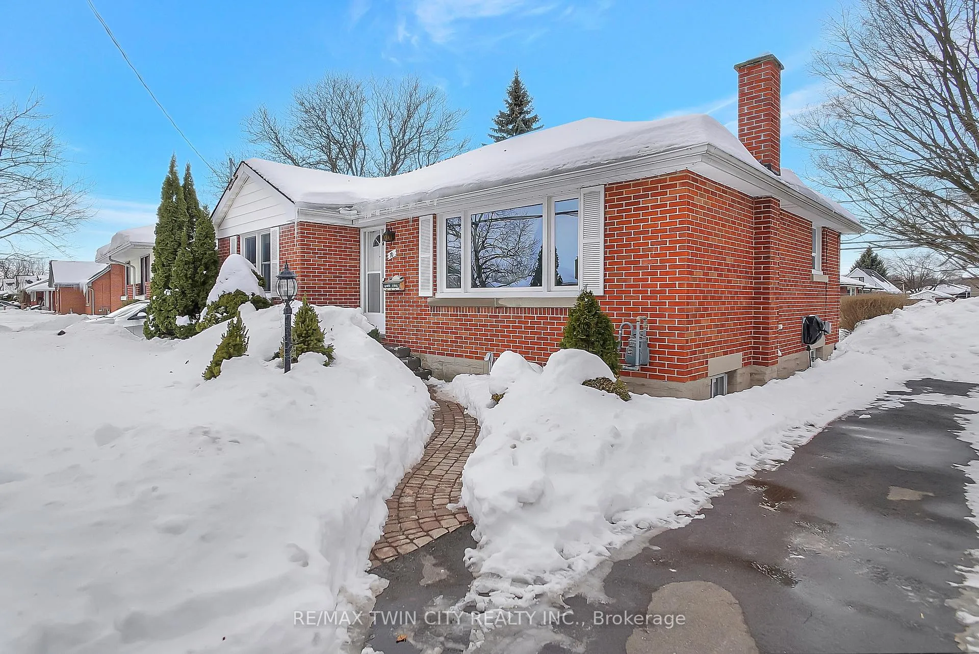 Photo 2 of 70 Christopher Drive, Cambridge — HOMEH