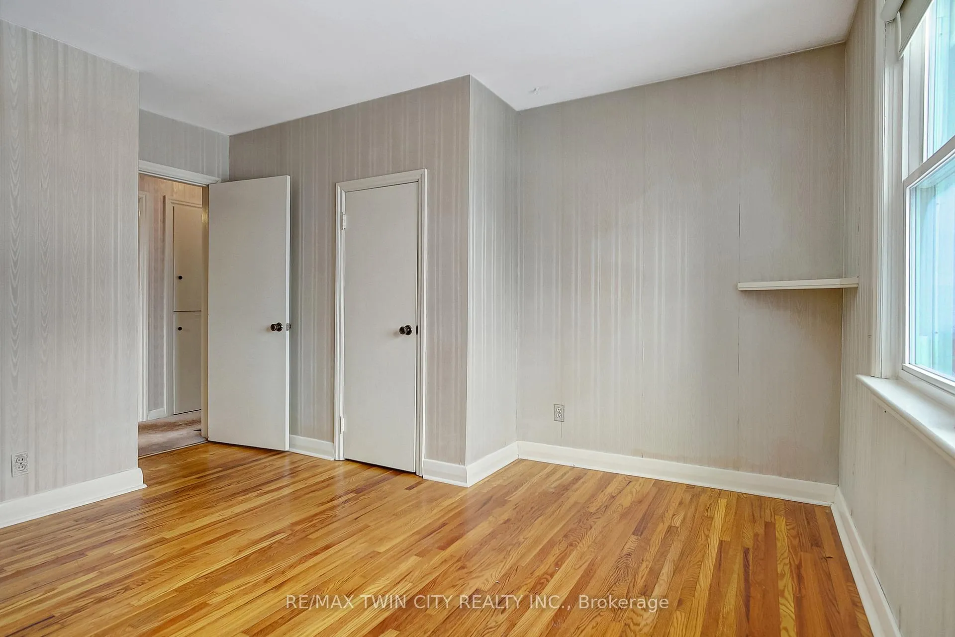 Photo 13 of 70 Christopher Drive, Cambridge — HOMEH