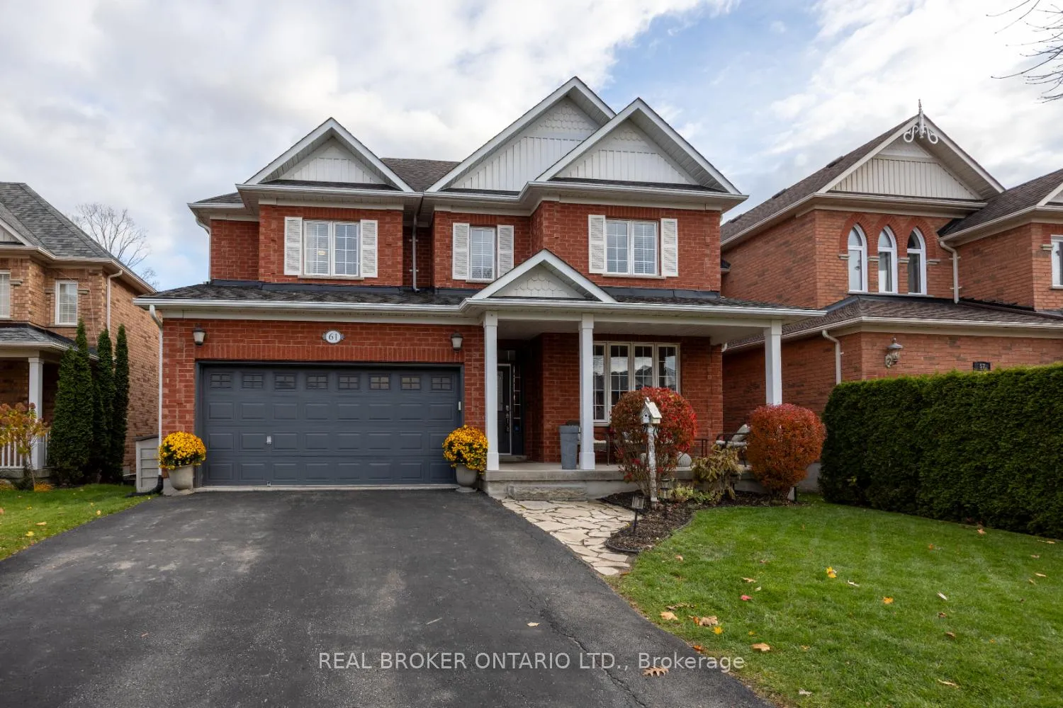 Photo 3 of 61 Bloom Avenue, Clarington, Newcastle — HOMEH